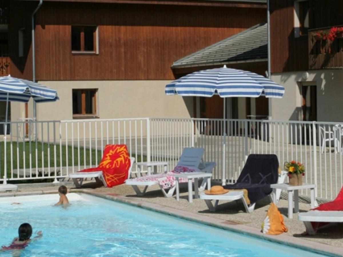Studio Mansarde Avec Balcon, Piscine Et Parking Souterrain A Samoens - Fr-1-629-92 Exterior foto